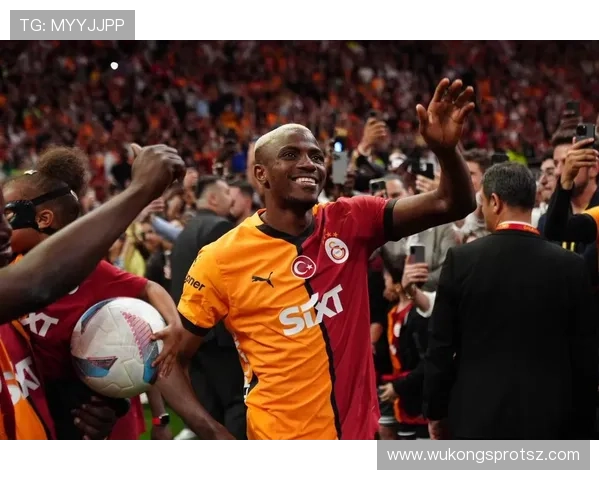 乔纳森·戴维与奥斯梅恩:法甲中锋战术角色及数据对比分析 乔纳森·戴维与奥斯梅恩:法甲中锋战术角色及数据对比分析