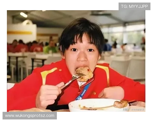 全红婵回家连吃三顿猪脚饭，教练说她训练完能干掉一整只烧鸡