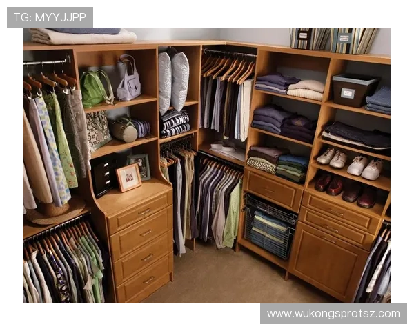 威少衣柜里塞满球衣，家里却连个挂衣服的柜子都没有