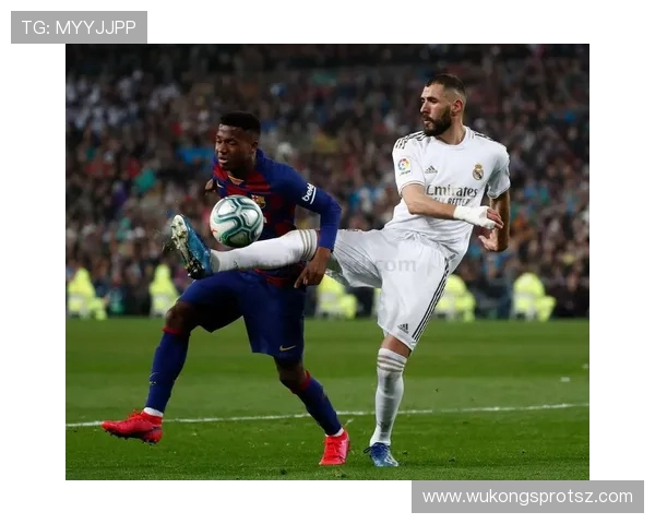 假动作在足球规则中的判罚标准及常见误区解析