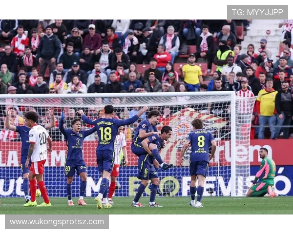 塞维利亚复兴豪强之路面临挑战，当前球队状态与战绩表现尚存差距