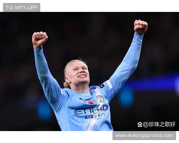 撕开后防前插抢点，莱万本赛季较哈兰德更具终结威胁